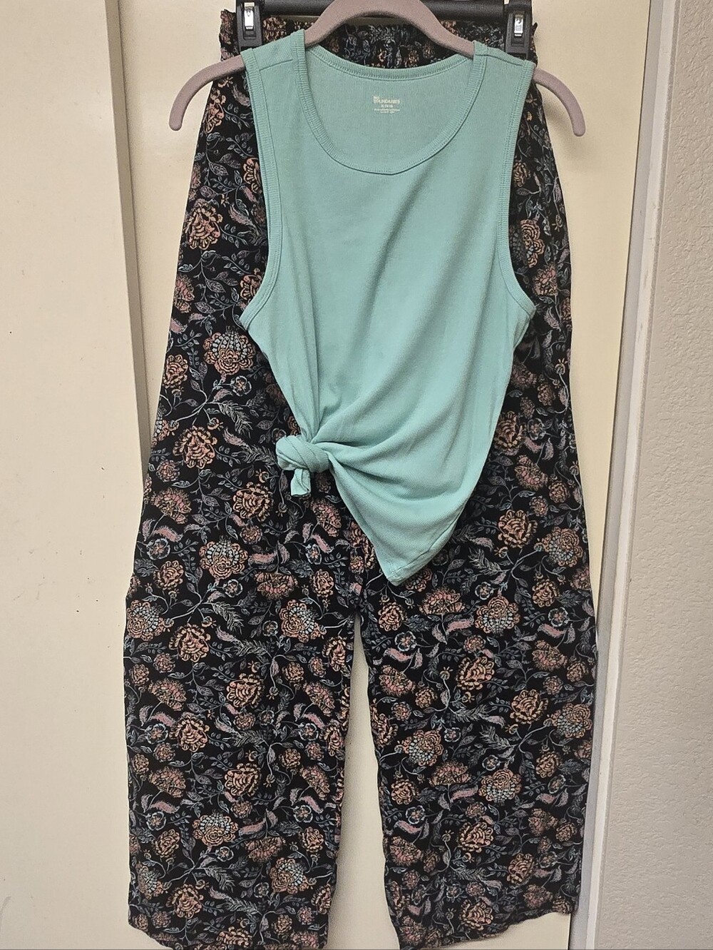 SO Mint Tank with Black Floral Wide-Leg Pants